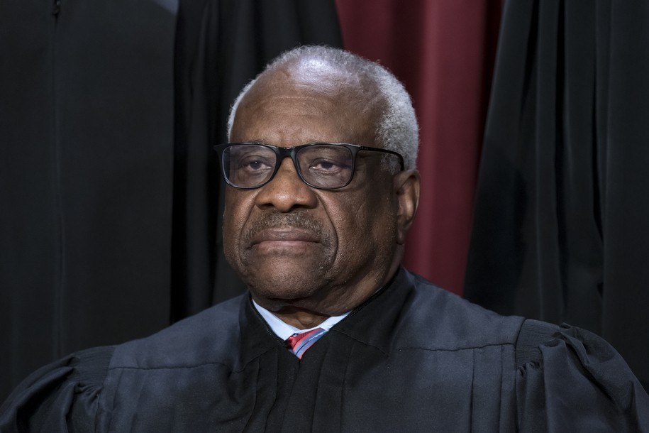 Harlan Crow provided Clarence Thomas 3 previously undisclosed private jet trips, Senate probe finds