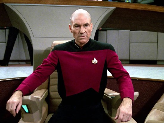 captain_picard_in_the_captains_chair.jpg