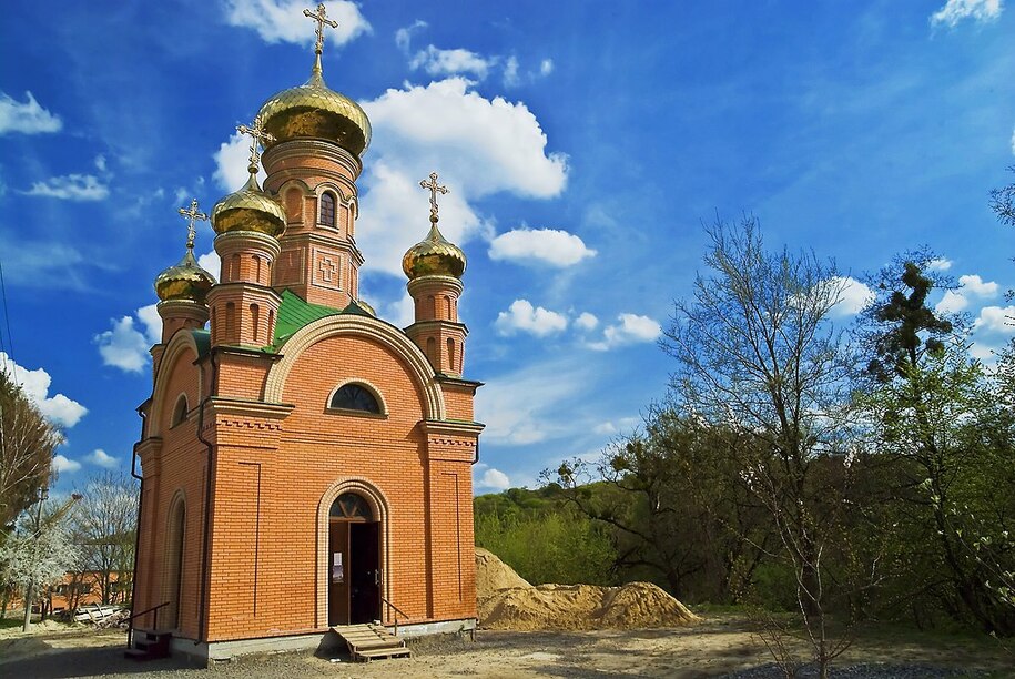 1024px-Ukraine_Kiev_Goloseevo_Monastery.jpg