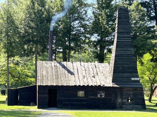Drake’s Oil Well, the first successful oil well in America, which started the modern Petroleum Industry.
