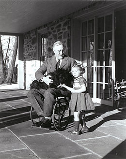 FDR-Wheelchair-February-1941.jpg